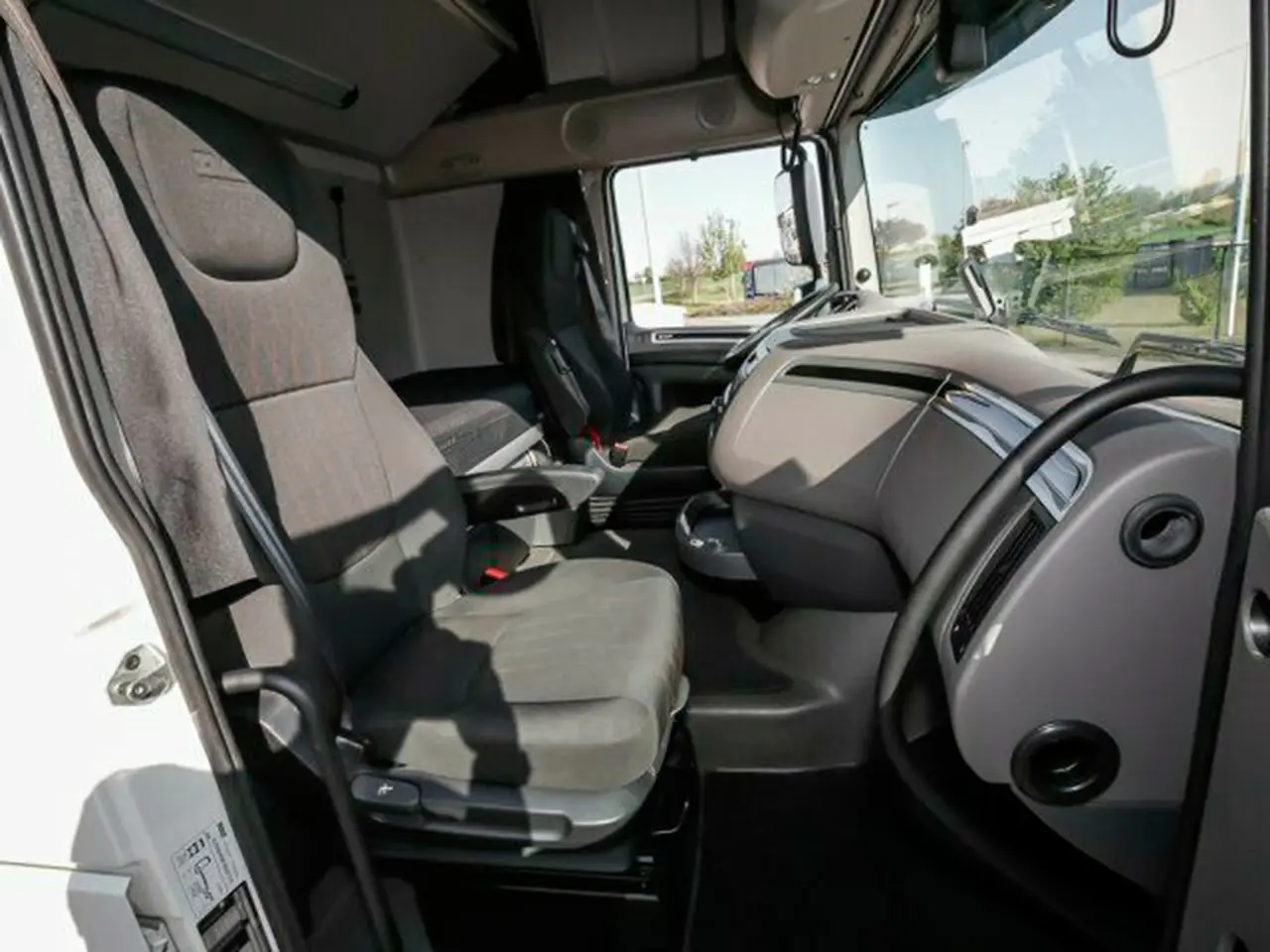 Контейнеровоз DAF XF 480 из Германии, 2018г, Super Space Cab, г/п 16т - фото 6