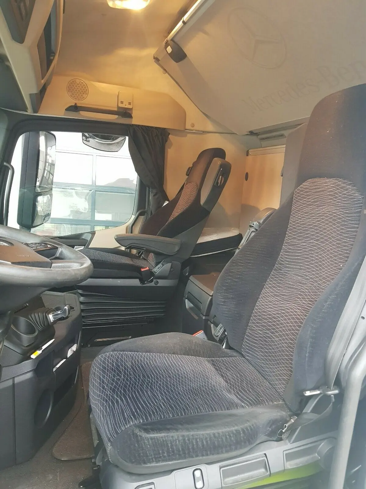 Mercedes-Benz Actros 2545 штора 60 кубов, 2014 г, 2 спальных места, без пробега по РФ - фото 3