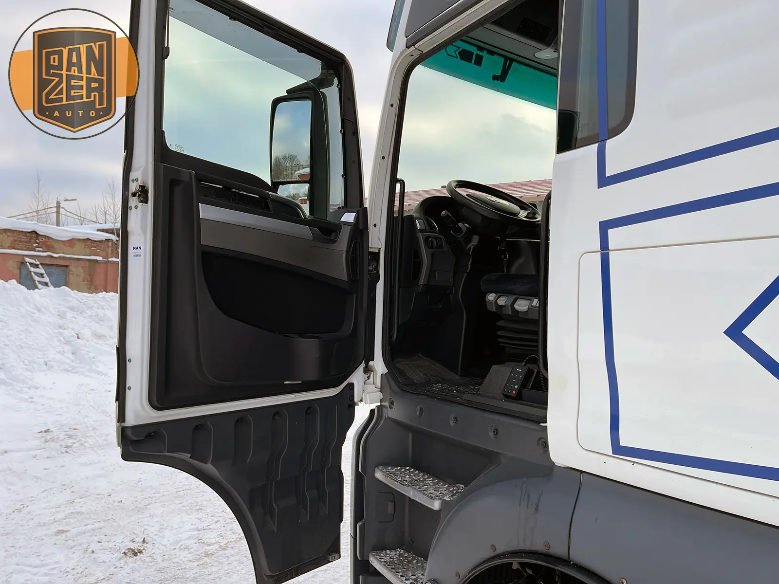 MAN TGX 18.480 тягач 4х2, XXL кабина, 2 бака - фото-детальных 27