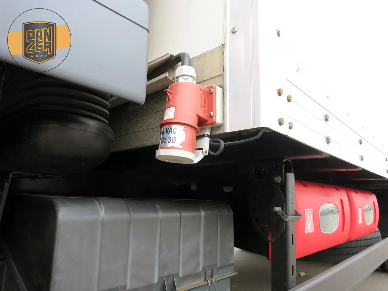 MAN TGL 12.250 BL, рефрижератор до 12тонн, спальник, ворота - фото 22