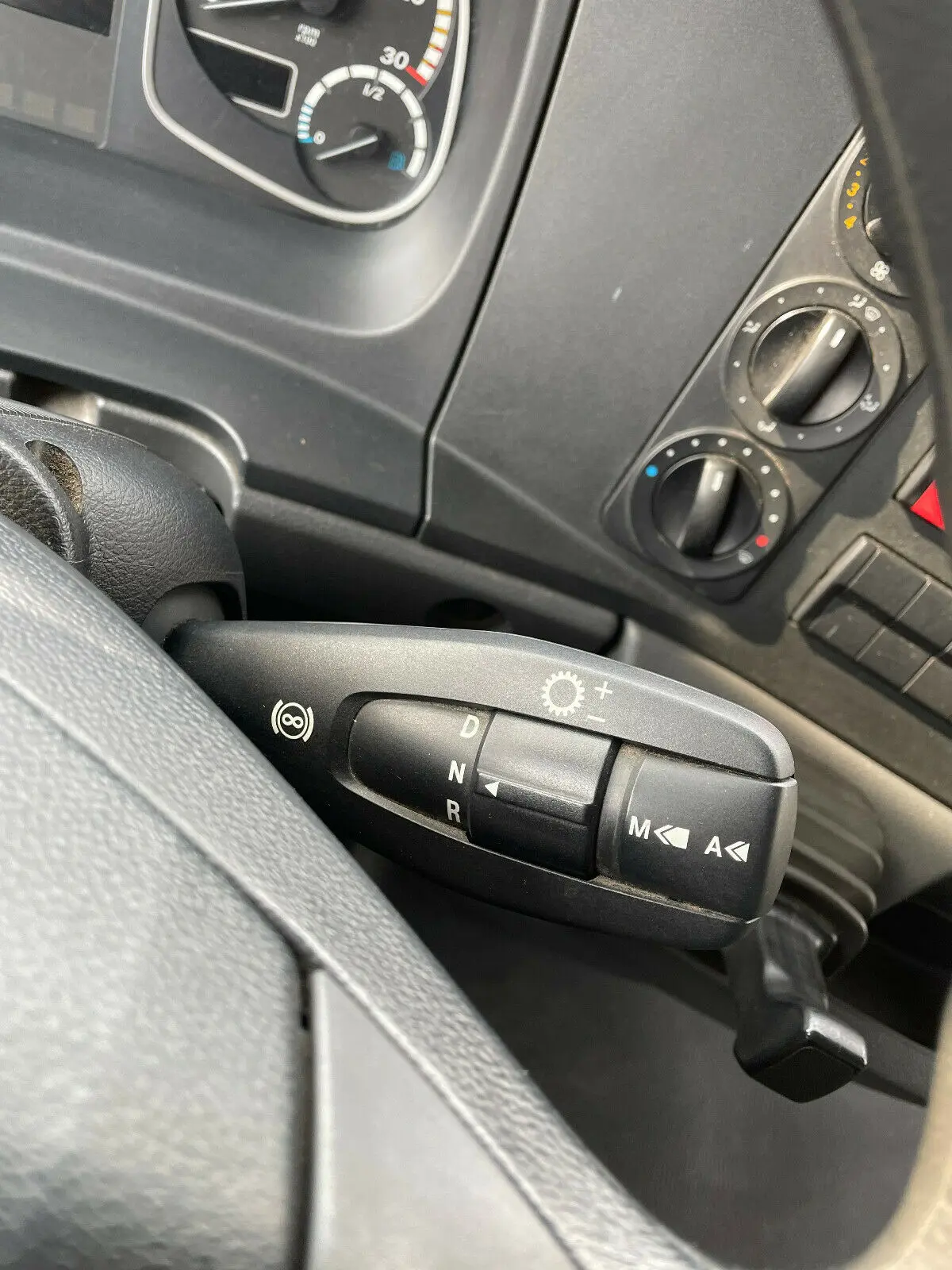Фургон Mercedes Atego 1221 L, 2015 год, боковая дверь, 18 палет, гидролифт, без пробега по РФ - фото 5