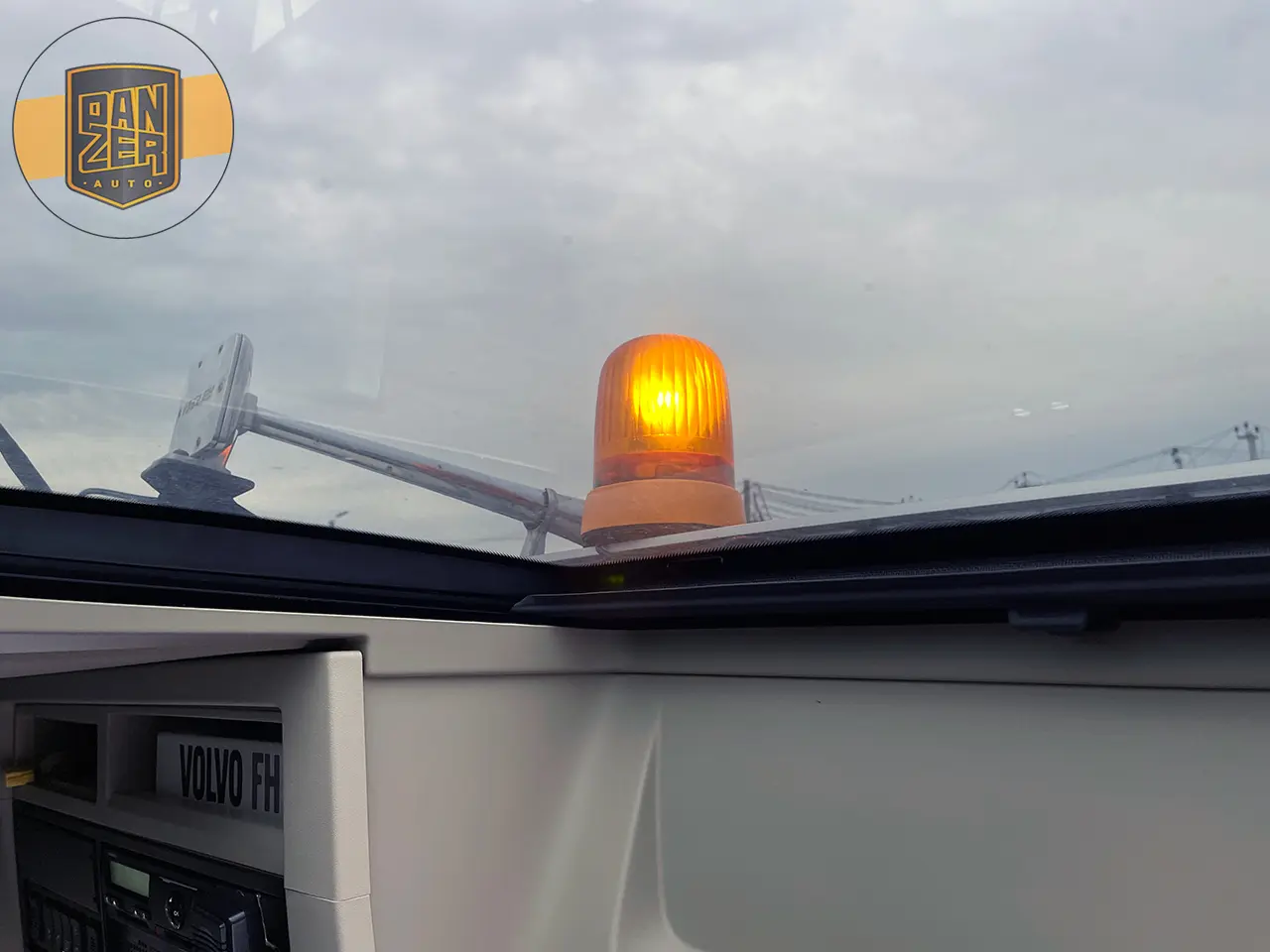 Тягач Volvo FH540, 2018 год, 6х4 с подъемной осью - фото-детальных 27