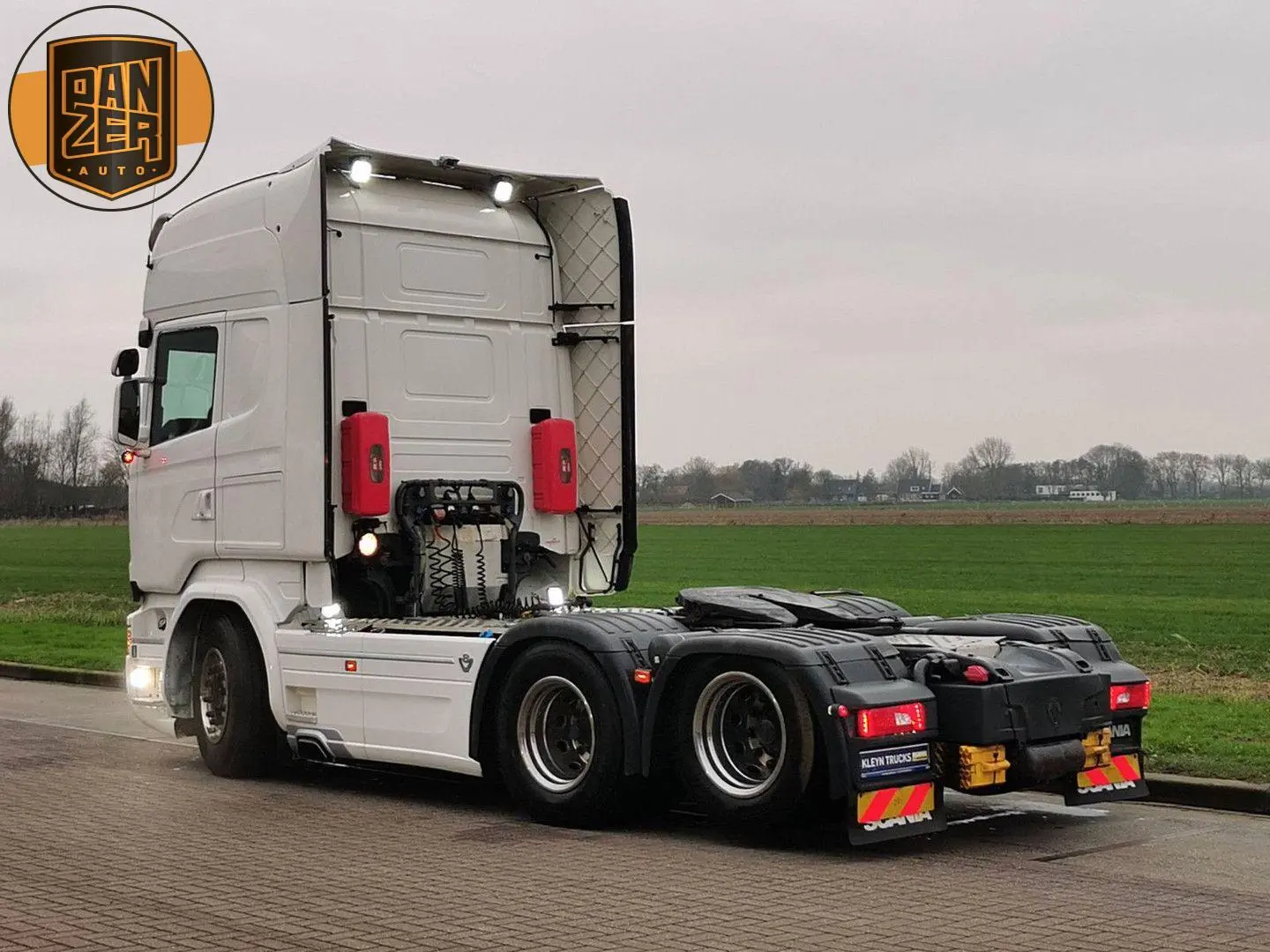 Scania R580 6x2 тягач - фото-детальных 3