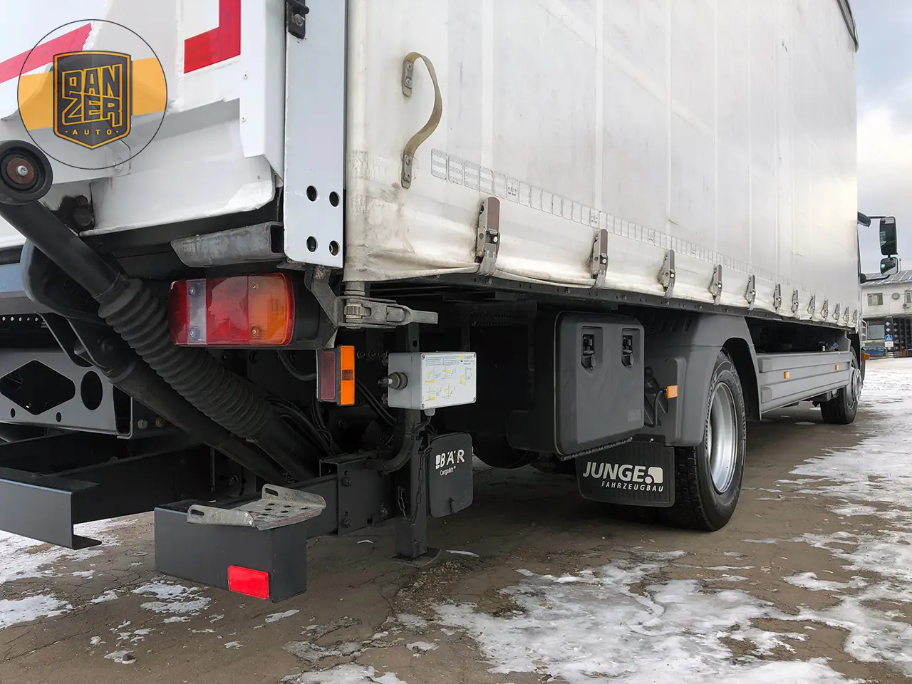Mercedes Atego 1224L, 02/2013г, штора 50 м3, гидролифт, 2 спальника - фото 10