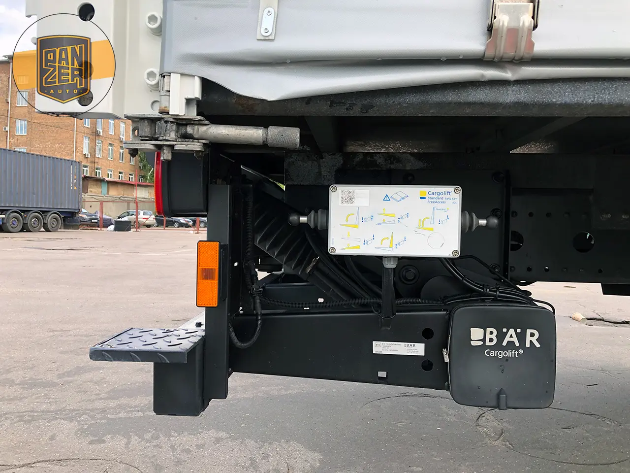 Mercedes-Benz Atego 1229, 2013 год, штора 51 м3, гидроборт, 2 спальника - фото 31