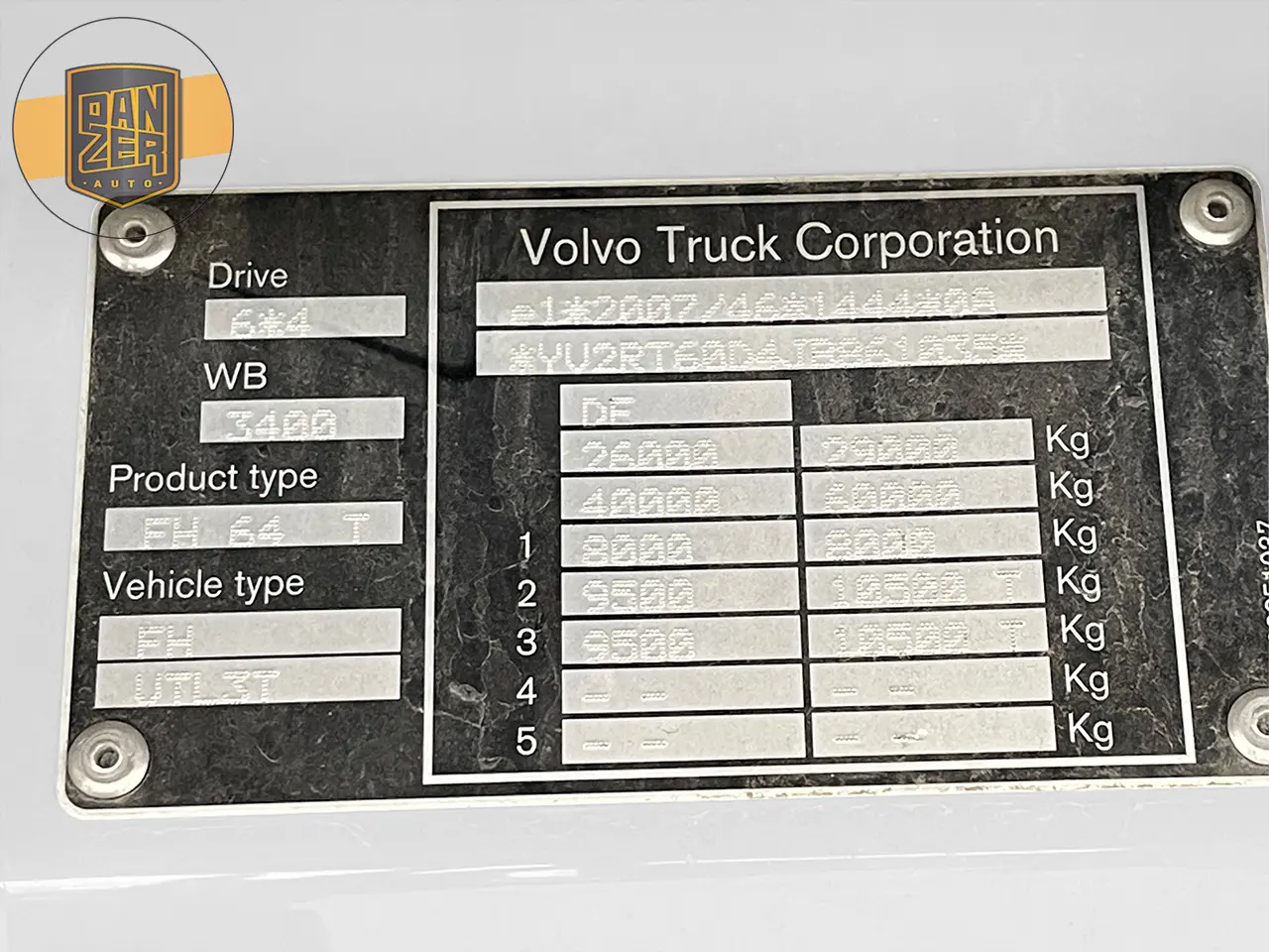 Тягач Volvo FH540, 2018 год, 6х4 с подъемной осью - фото-детальных 34