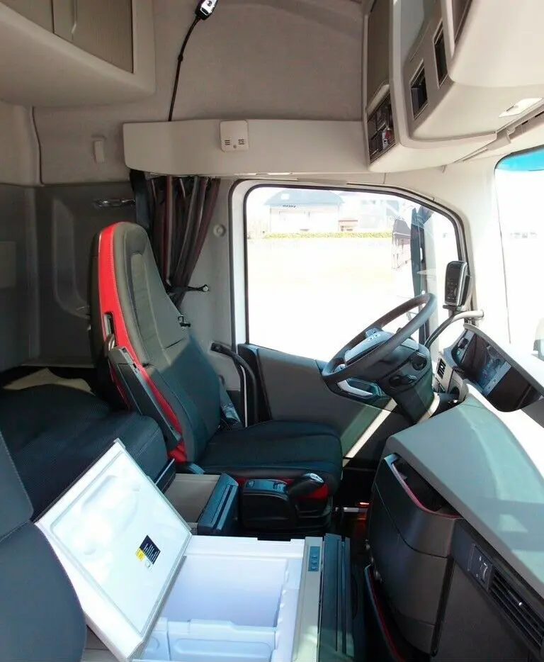 Тягач Volvo FH500, 6х4 с подъемной осью, 12/2018 год, пневмоподвеска, пробег всего 45 тыс.км, из Германии - фото-детальных 3