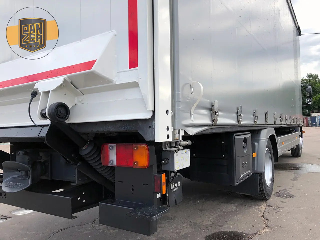 Mercedes-Benz Atego 1229, 2013 год, штора 51 м3, гидроборт, 2 спальника - фото 10