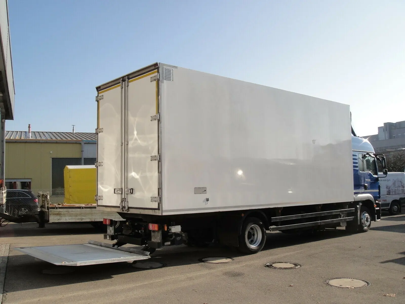 Рефрижератор MAN TGM 12.290 LL, 2014г, высокая кабина, гидролифт, без пробега по РФ - фото