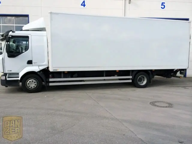 Renault Midlum 220.12, 2013г, фургон 42м3, гидролифт, спальник, 57тыс.км, состояние нового - фото 2