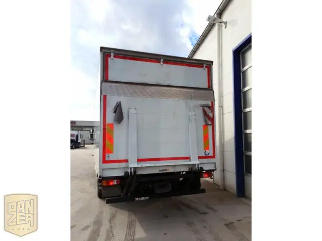 Renault Midlum 220.12, 2013г, фургон 42м3, гидролифт, спальник, 57тыс.км, состояние нового - фото