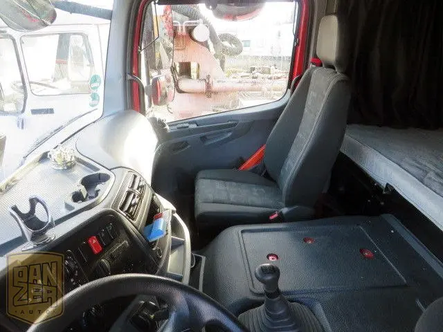 Mercedes-Benz Axor 1829 L, штора 44м3, все загрузки, длина 7.2м, гидролифт, г/п 10т, спальник - фото 3