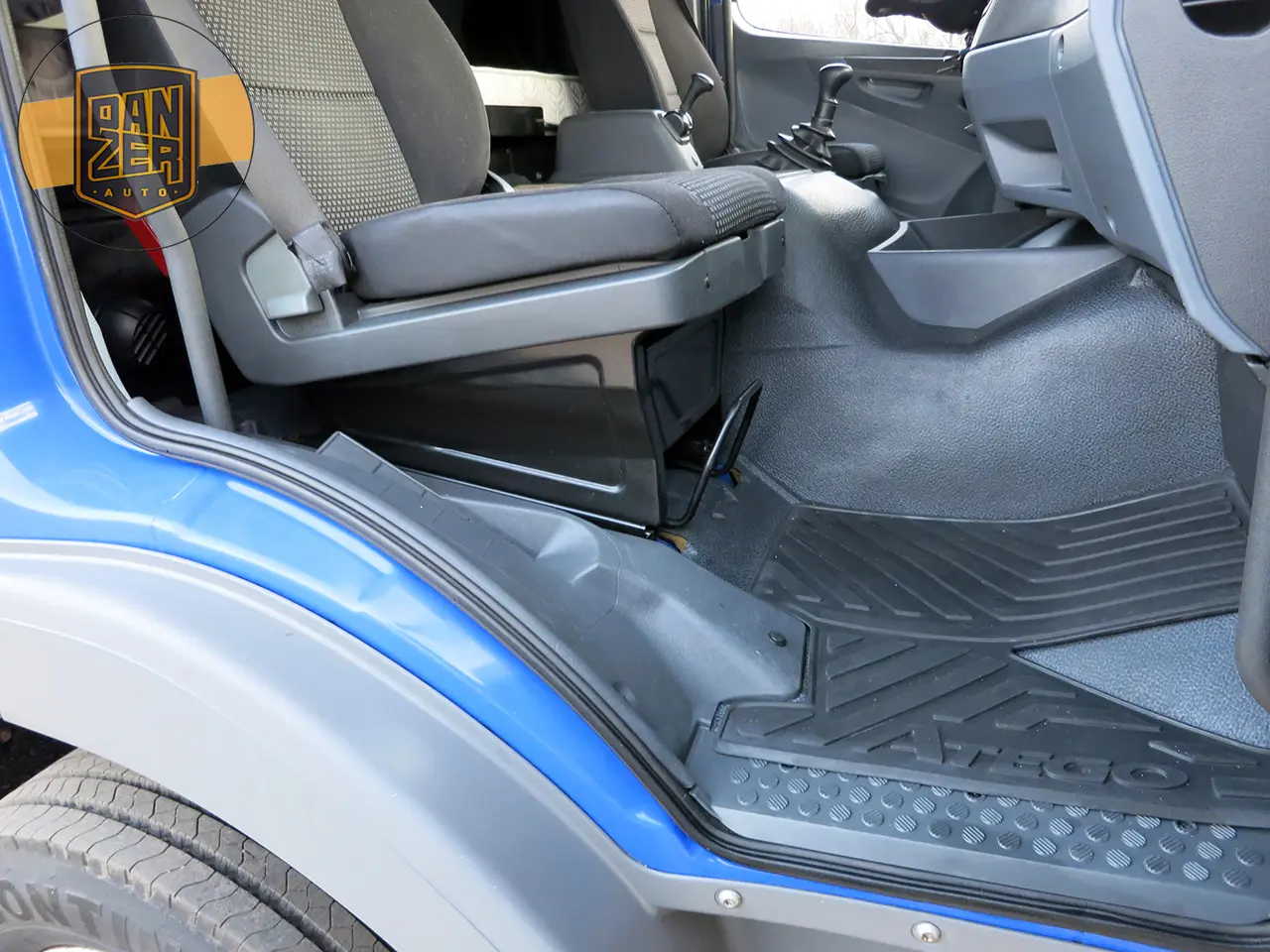 Mercedes Atego 1224, фургон 48 кубов, 2012 год, ворота - фото 12