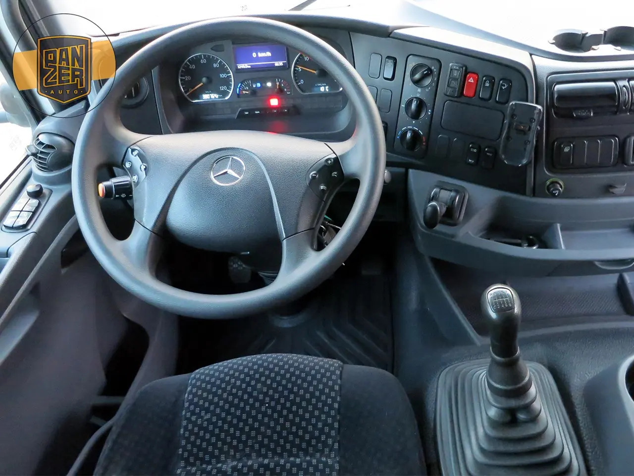 Мерседес Атего 1229, 11/2011г, штора 50м3, гидролифт - фото 4