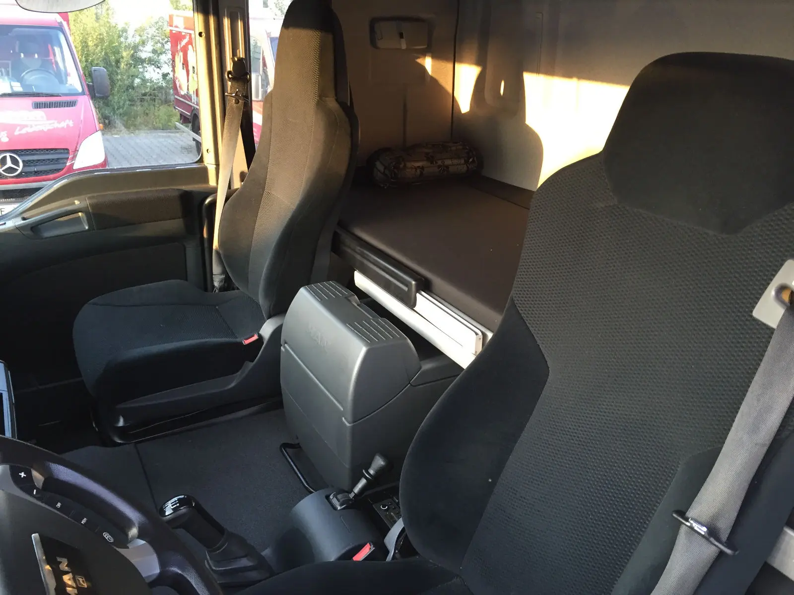 MAN TGL 12.220 BL,  фургон 7.2м, гидролифт, без пробега по РФ - фото 3