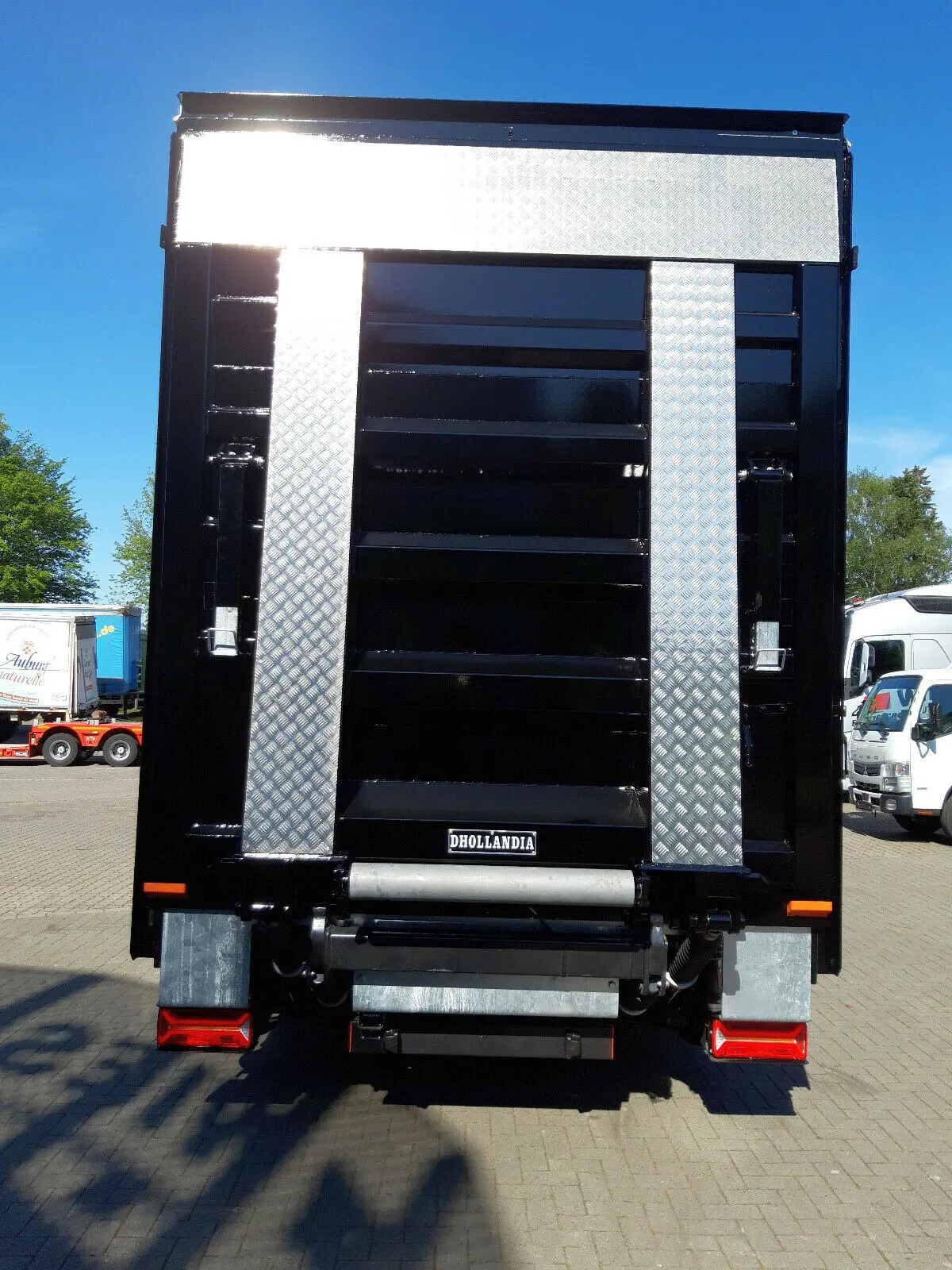 Новый Volvo FH500, 8x2, для перевозки погрузчиков и строительной техники, гидроборт 9 тон - фото 12