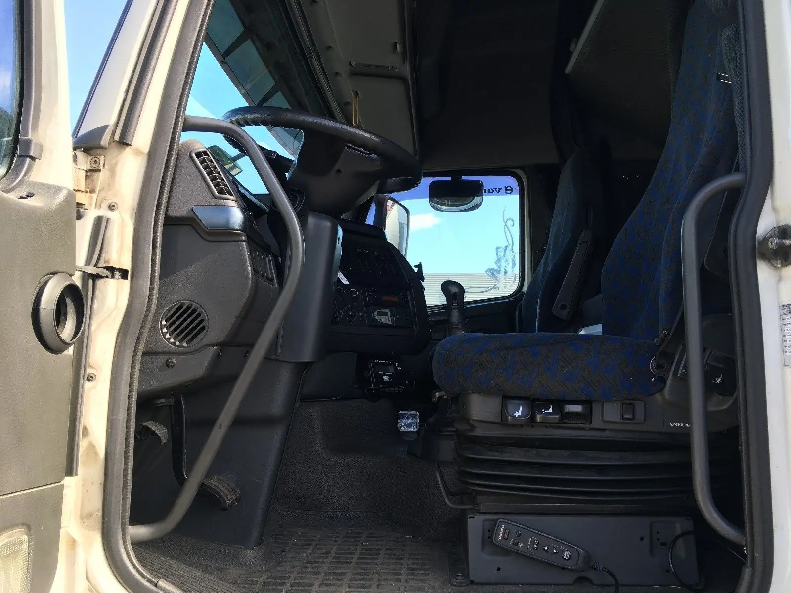 Автопоезд-рефрижератор Volvo FH460 + Krone, 2012 год, г/п 30 тонн - фото 3
