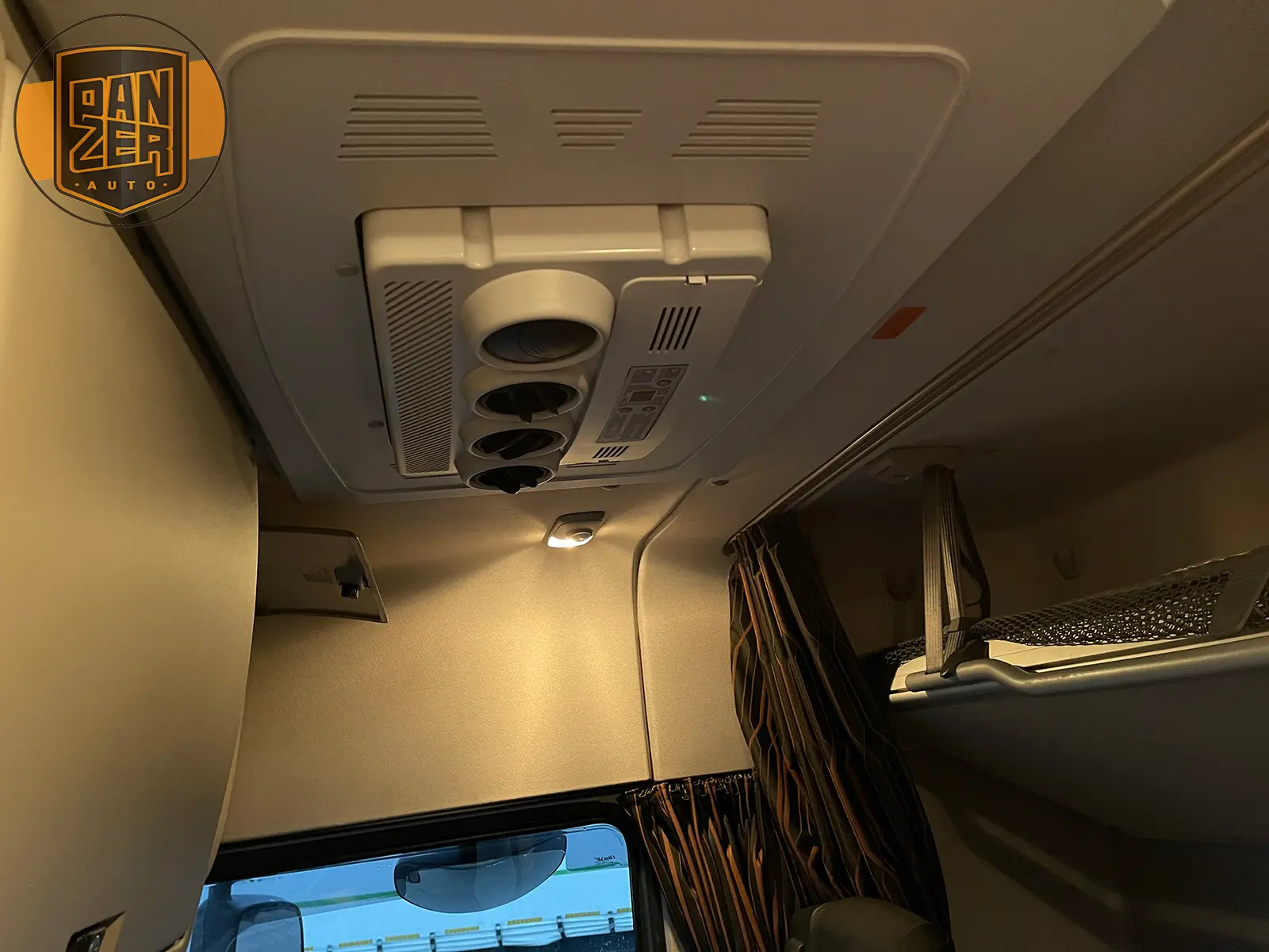 DAF XF530 6x4 тягач-тяжеловоз, сцепной вес 80 тонн - фото-детальных 30