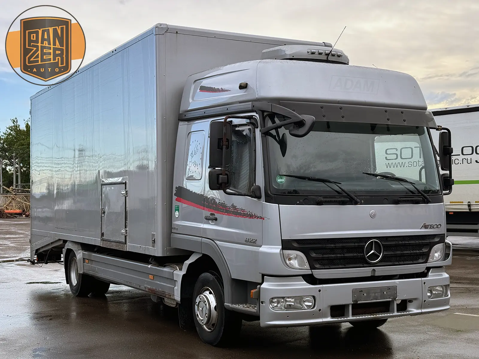 крытый автовоз мерседес атего 822, 2009 год, спальник 8