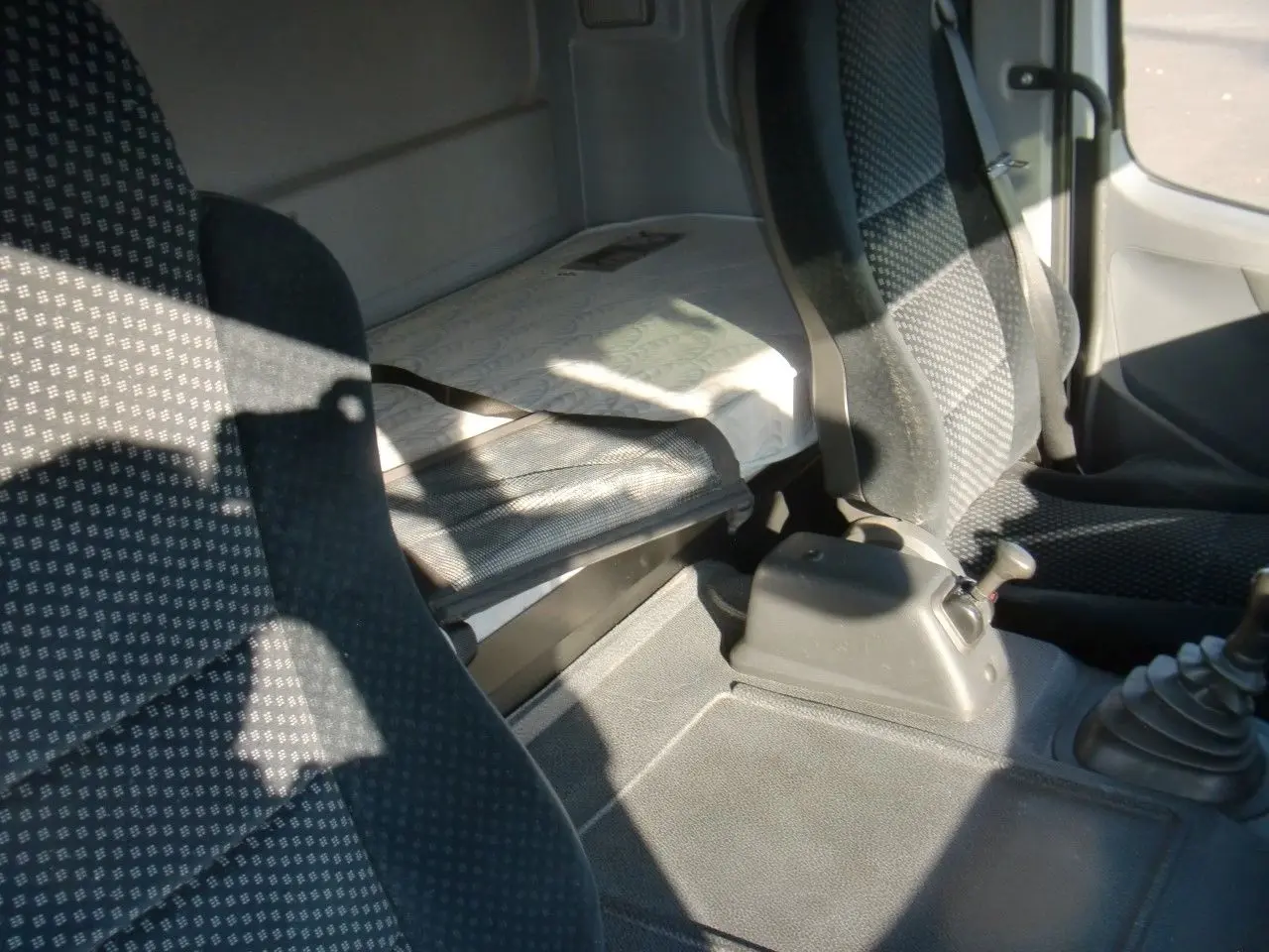 Mercedes Atego 1224 L, штора, ворота, все загрузки, без пробега по РФ - фото 6