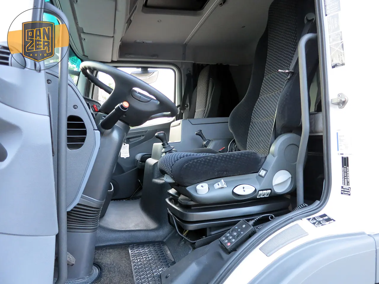 Mercedes Atego 816 L, 2011г, фургон 38 кубов, гидроборт, спальник - фото 3