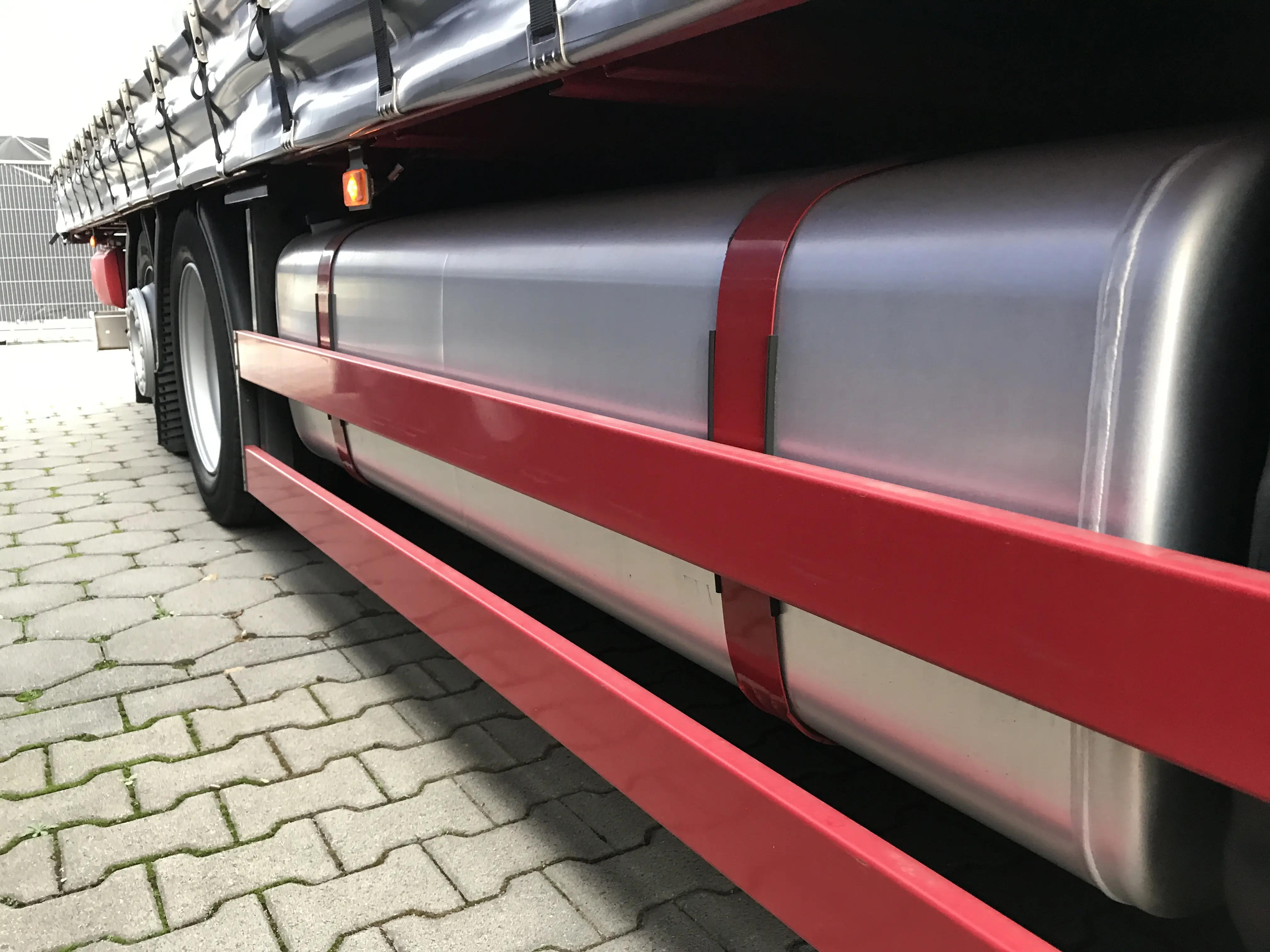 Пятнадцатитонник Volvo FH 460, 6х2, 2016 год, штора 55 кубов, 19 европалет, без пробега по РФ - фото 6