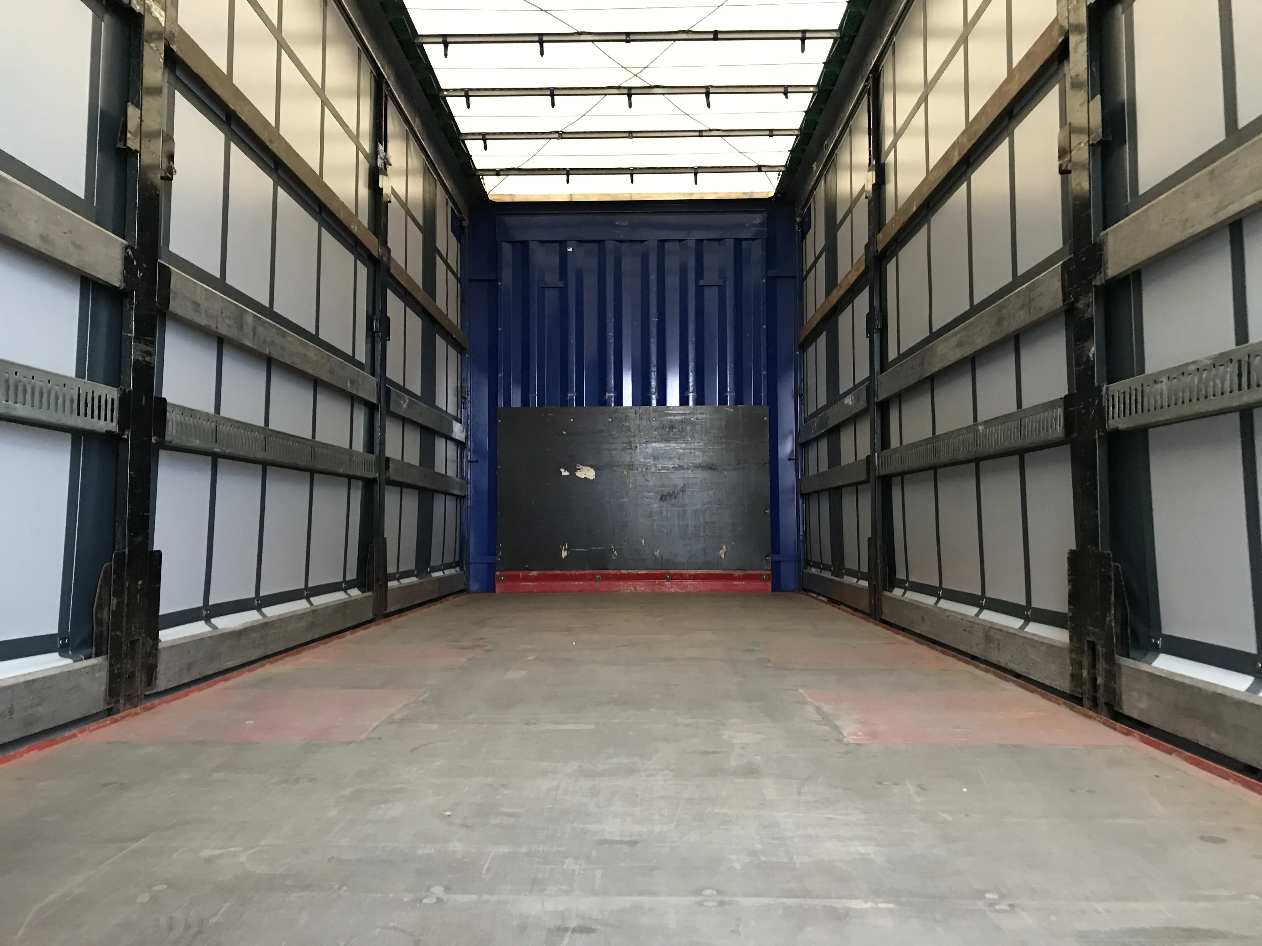 Пятнадцатитонник Volvo FH 460, 6х2, 2016 год, штора 55 кубов, 19 европалет, без пробега по РФ - фото 2