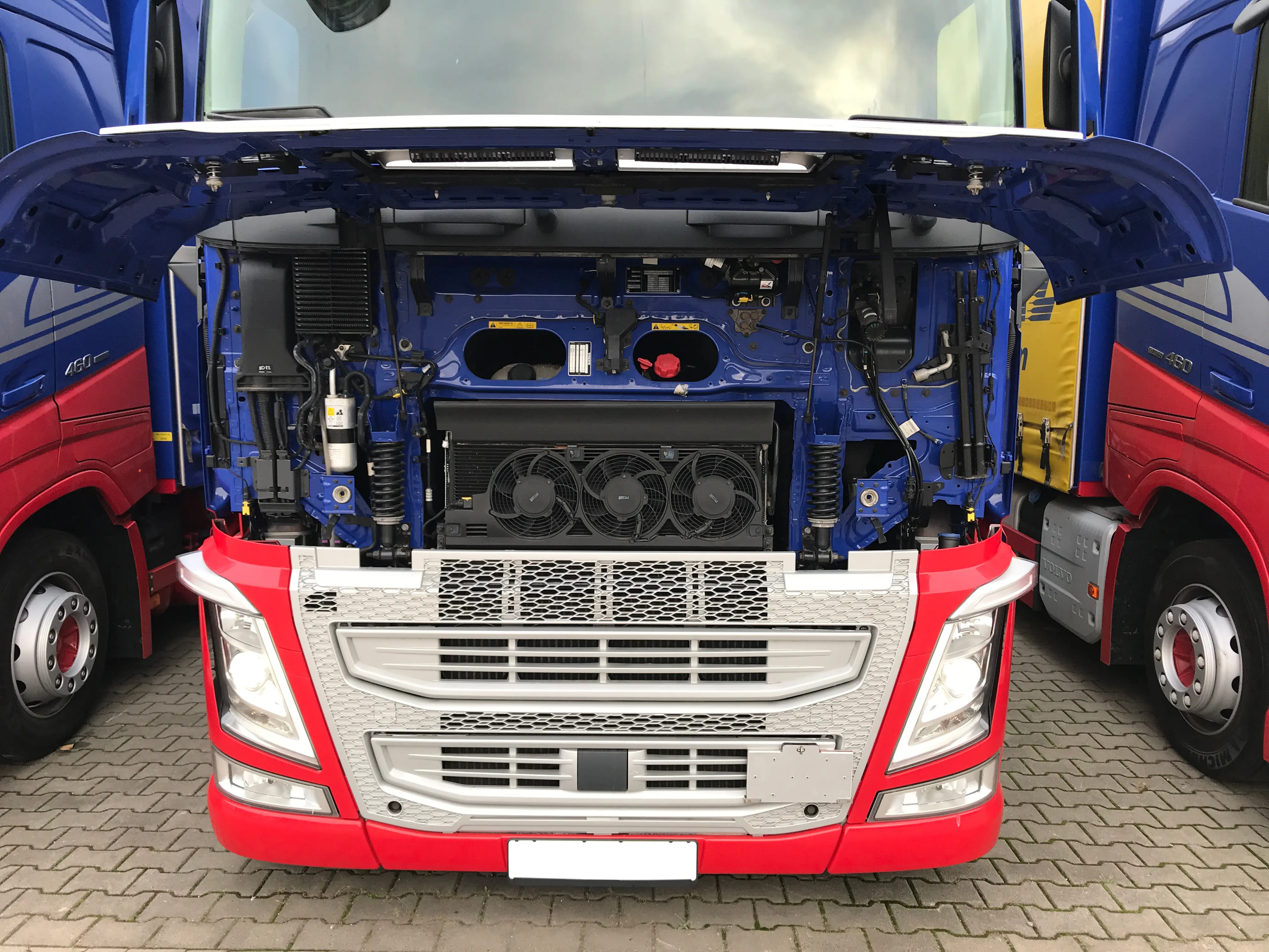 Пятнадцатитонник Volvo FH 460, 6х2, 2016 год, штора 55 кубов, 19 европалет, без пробега по РФ - фото 5