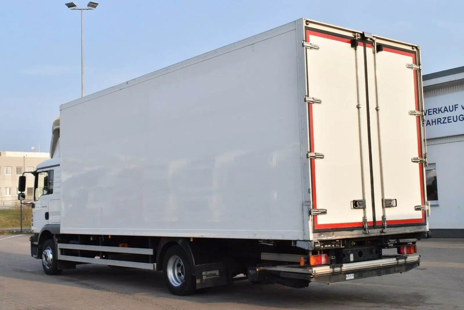 MAN TGM 12.250 BL, рефрижератор мультитемпературный 51 м3, Евро-5, спальная кабина, гидролифт - фото