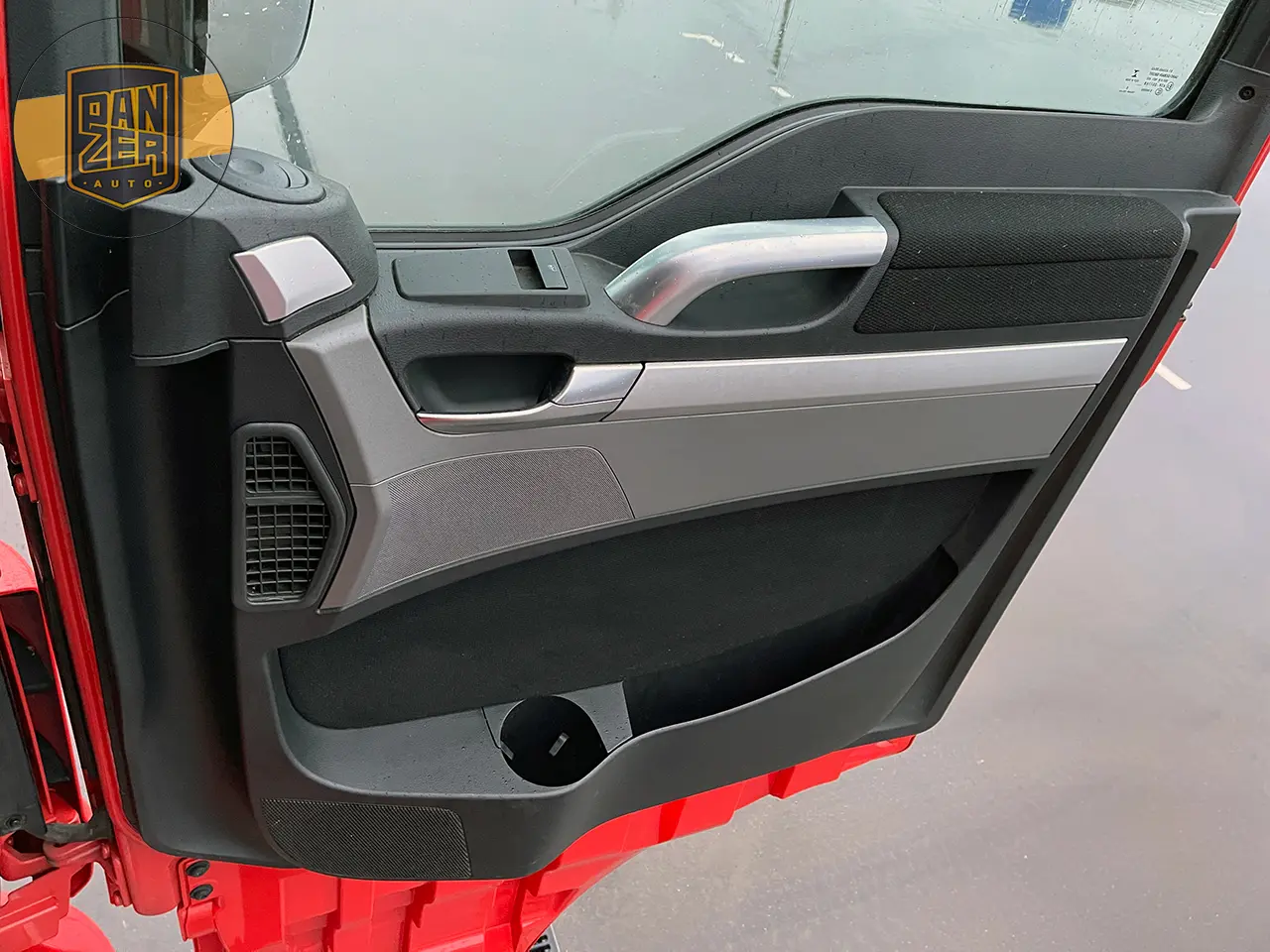 MAN TGX 26.440, 6х2, 2015 год, БДФ контейнеровоз, г/п 16 тонн, без пробега по РФ - фото 28