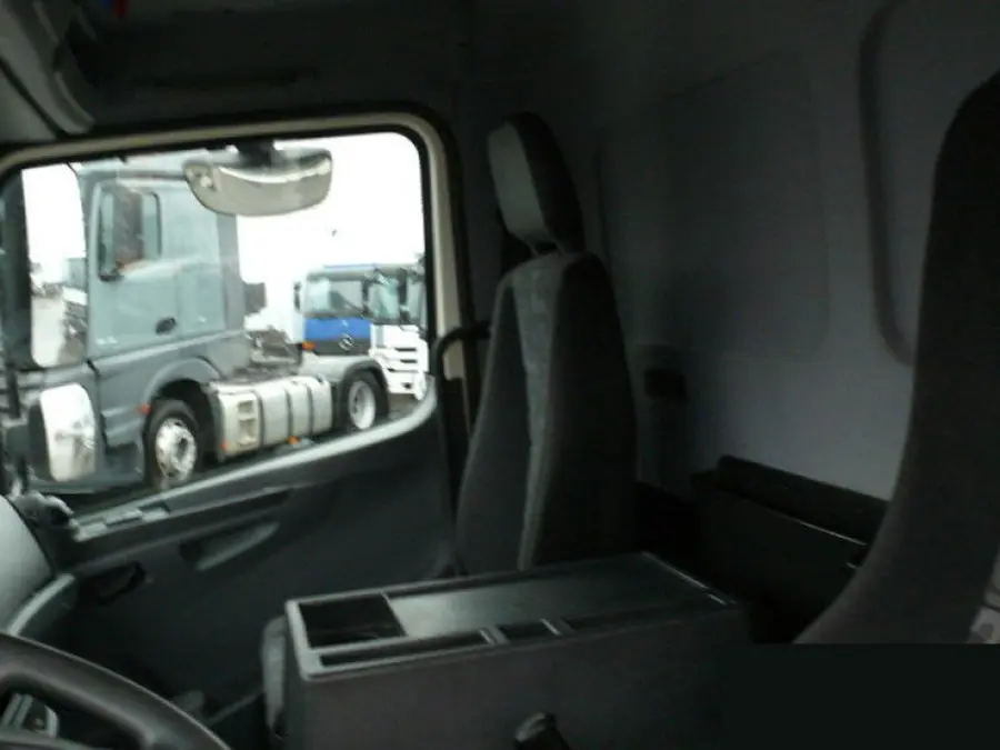 Фургон Mercedes Atego 824, длина 7.2м, ворота, без пробега по РФ - фото 3