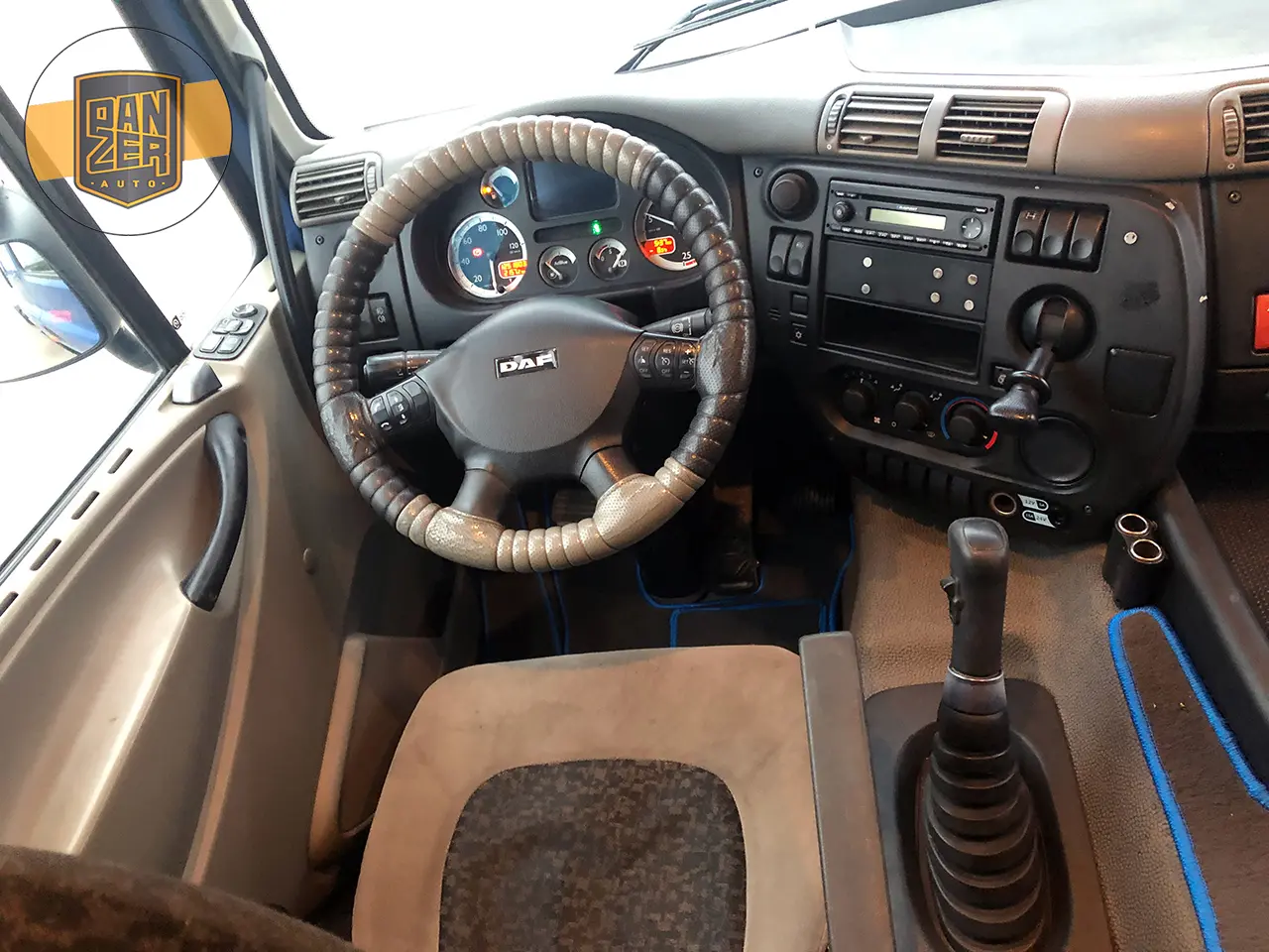 Тягач DAF CF 85.410, 2010 г, ADR, МКПП, Евро-5 - фото-детальных 3