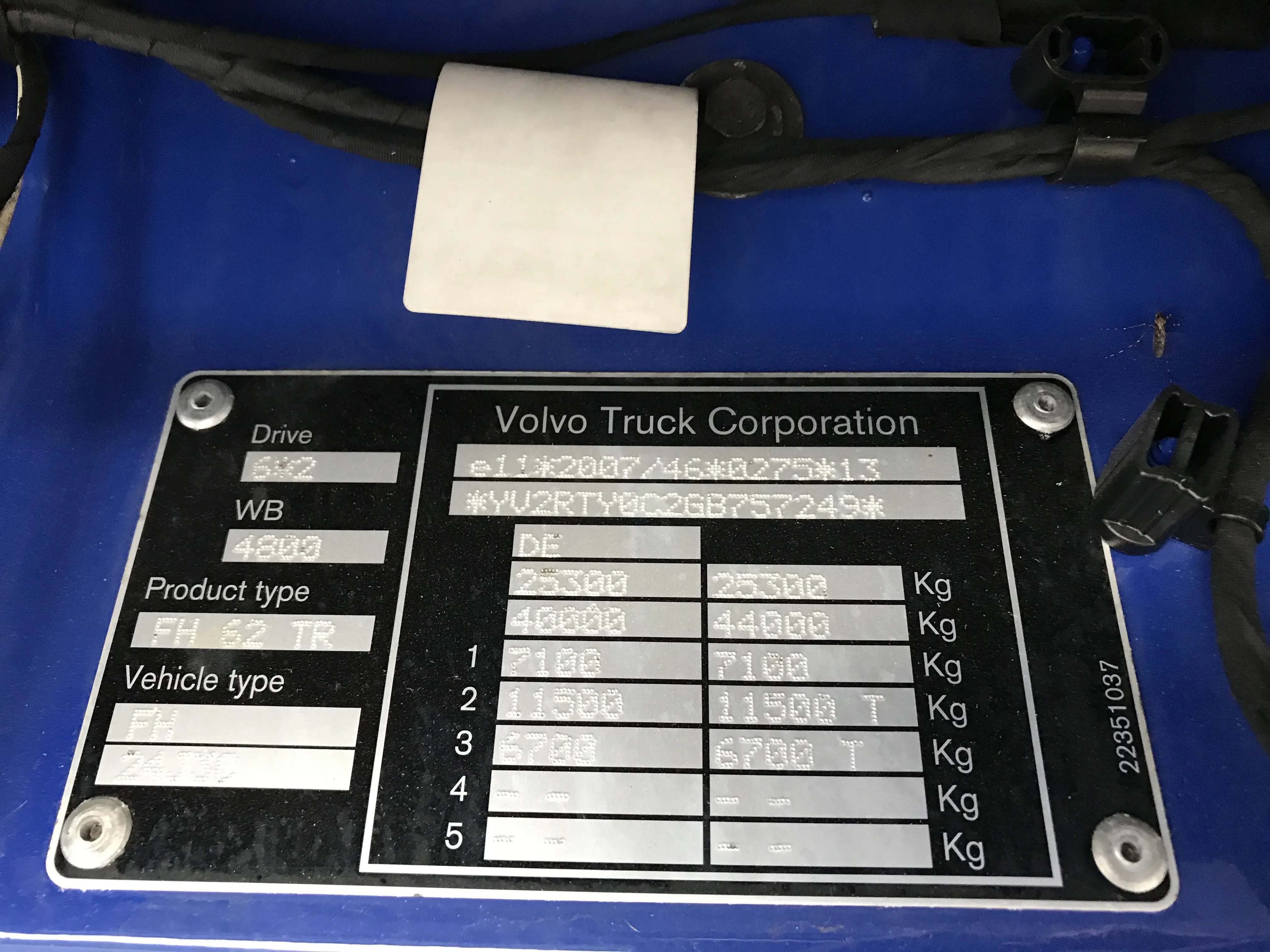 Пятнадцатитонник Volvo FH 460, 6х2, 2016 год, штора 55 кубов, 19 европалет, без пробега по РФ - фото 37