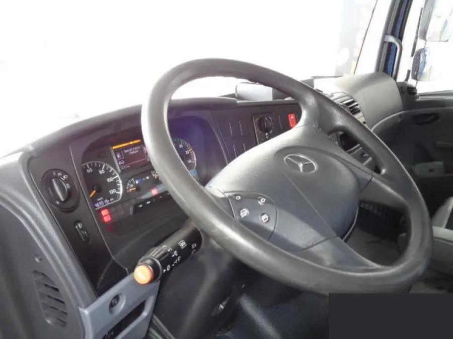 Mercedes-Benz Atego 818, штора-борт 35м3, гидролифт, без пробега по РФ - фото 4