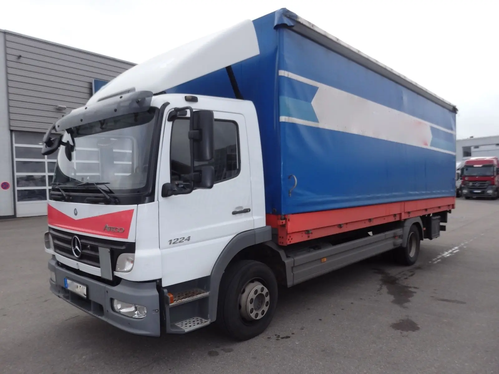 Mercedes Atego 1224 L, штора-борт 7.2м, гидролифт - фото