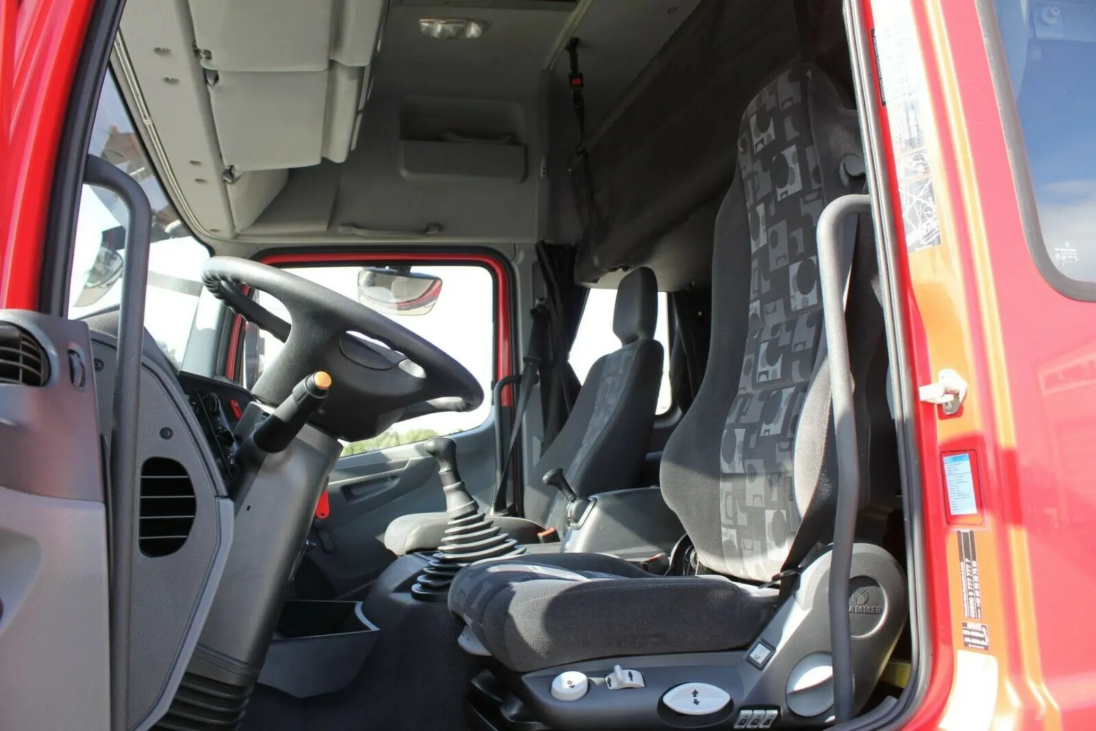 Mercedes Atego 1229, Евро-5, пробег 165 тыс.км!, фургон 48 м3, ворота, без пробега по РФ - фото 3