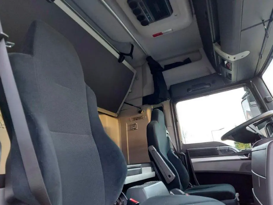 Кубовик MAN TGX 26.440, 6х2, 2015 год, штора 71 куб, 24 европалета, гидроборт, без пробега по РФ - фото 7