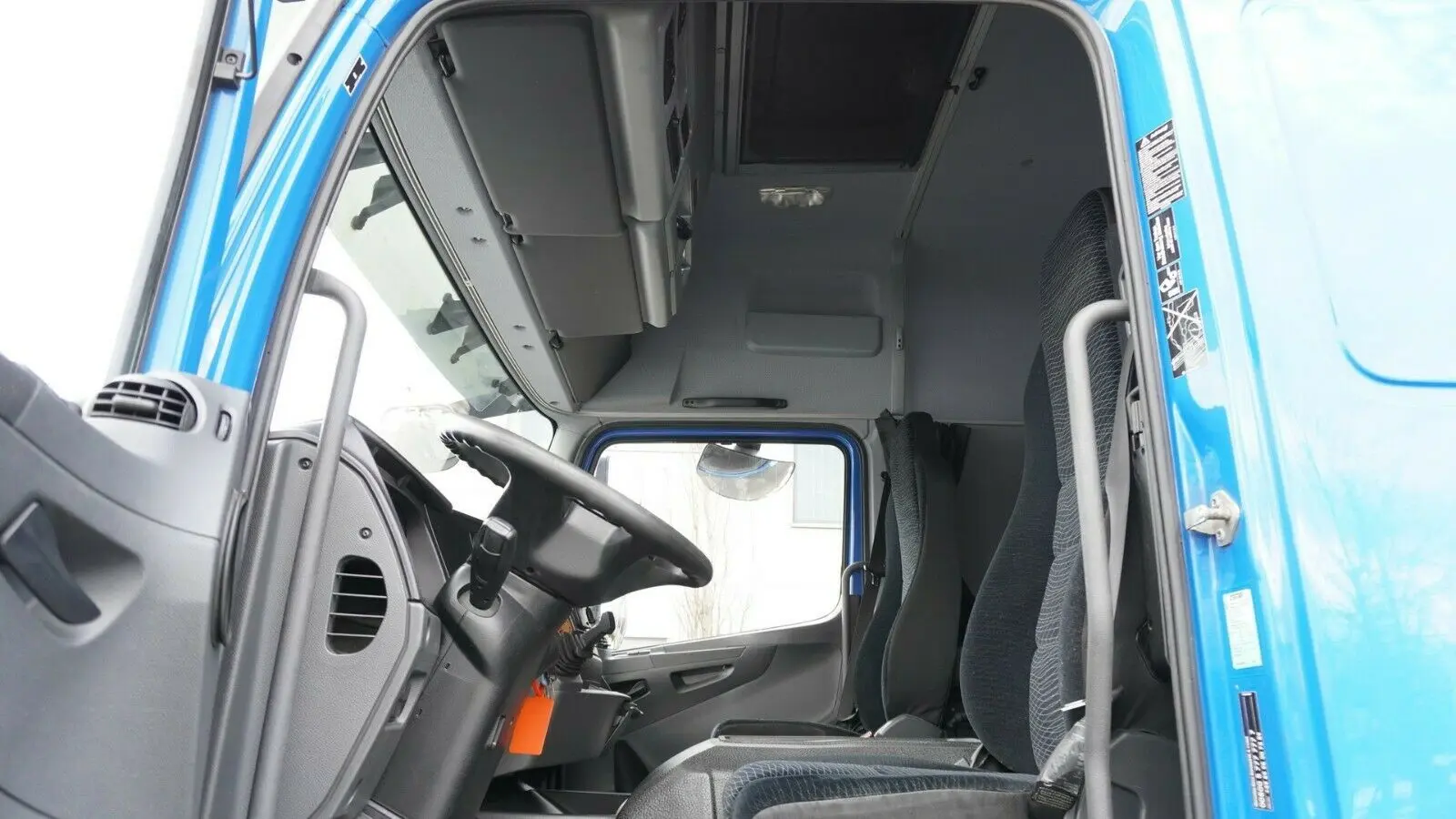 Mercedes Atego 1224 L NEW, 2015 год, фургон 45 м3, гидролифт, высокая кабина - фото 3