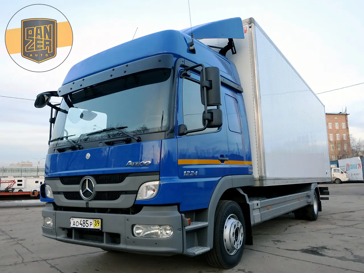 Mercedes Atego 1224, фургон 48 кубов, 2012 год, ворота - фото 8