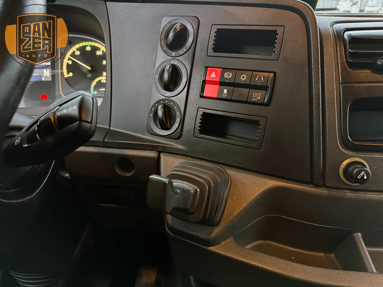Mercedes Atego 1223, 2018 год, штора-борт 44 м3, гидроборт купить из Германии 34