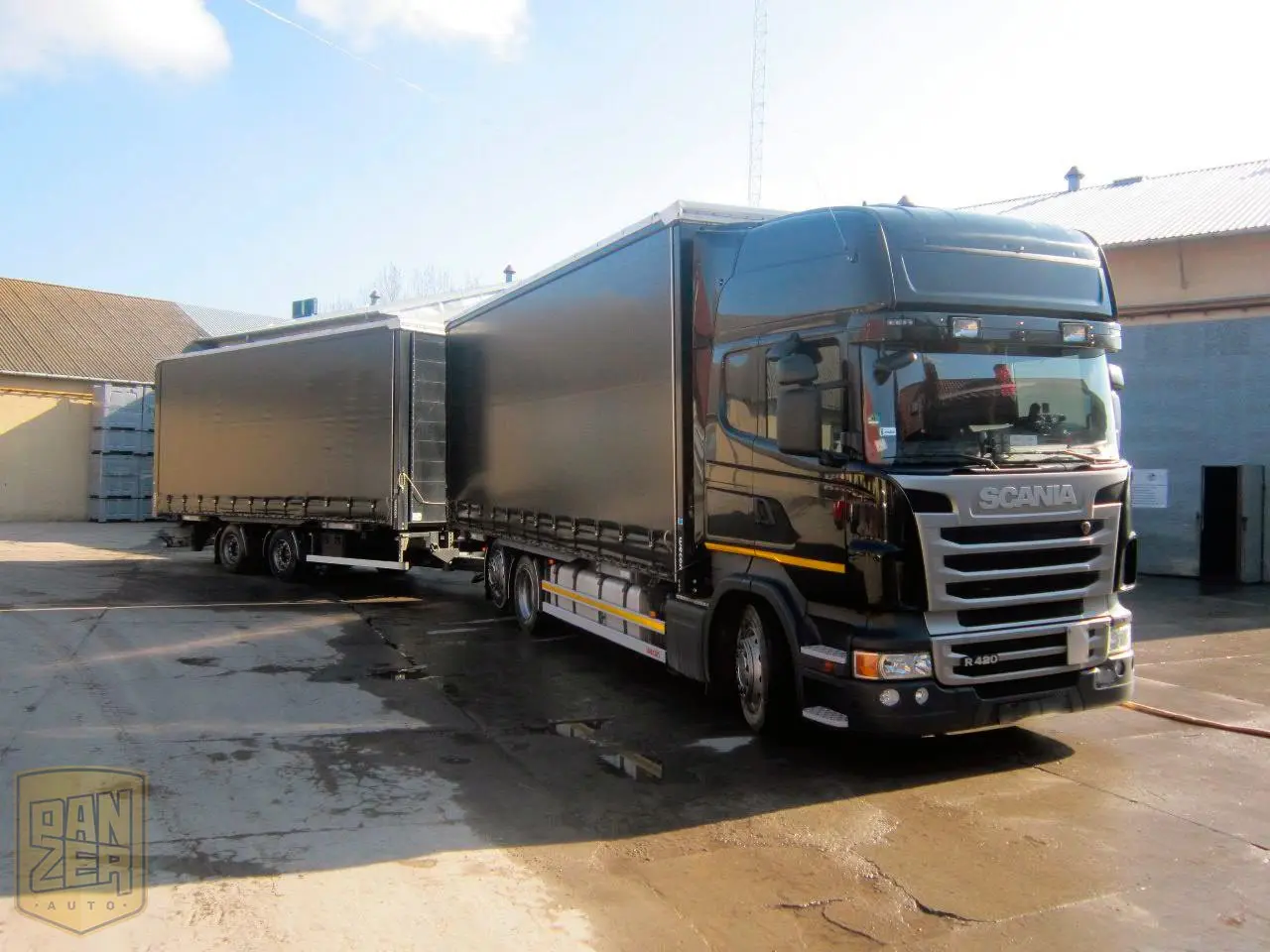 Автопоезд 120 кубов Scania R420 + прицеп-тандем, штора, 2011г, общая г/п 31т, 2 спальника. - фото