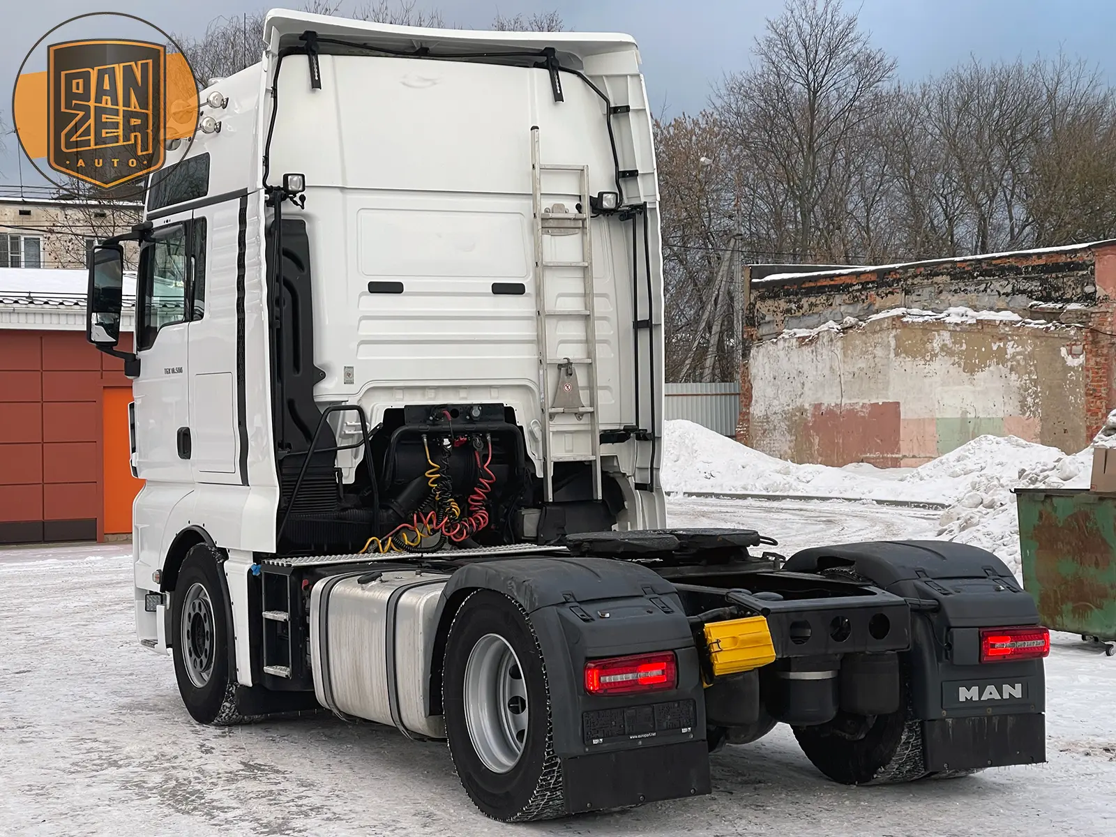 MAN TGX 18.500, тягач 4х2, XXL кабина, 2 бака, максимальная комплектация - фото-детальных