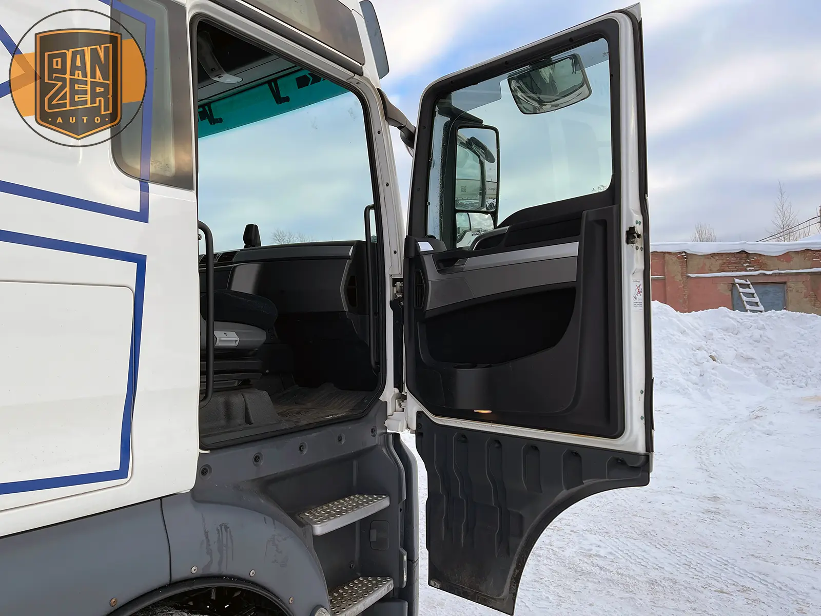 MAN TGX 18.480 тягач 4х2, XXL кабина, 2 бака - фото-детальных 20