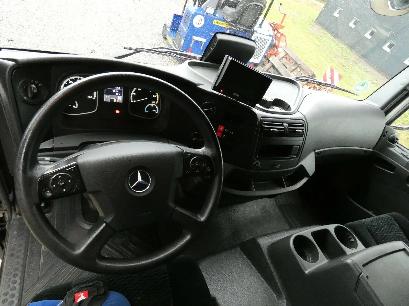 Фургон Mercedes Atego 818 L, 2016 год, боковая дверь, 18 палет, гидролифт, без пробега по РФ - фото 3