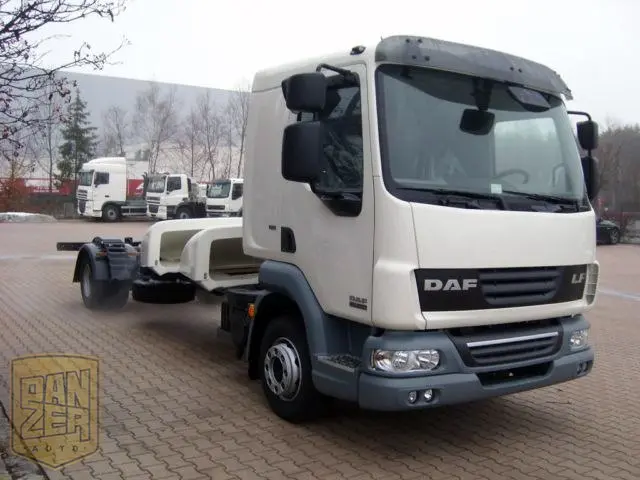DAF LF 45.250, новое шасси, спальник, г/п 7т - фото 6