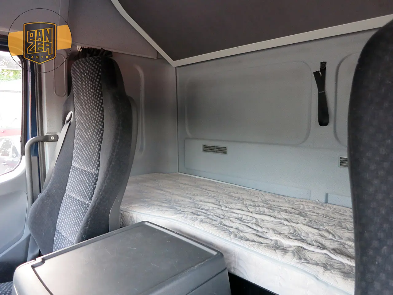 Mercedes Atego 1229L, 10/2012г, штора 49 кубов, ворота и гидроборт - фото 24