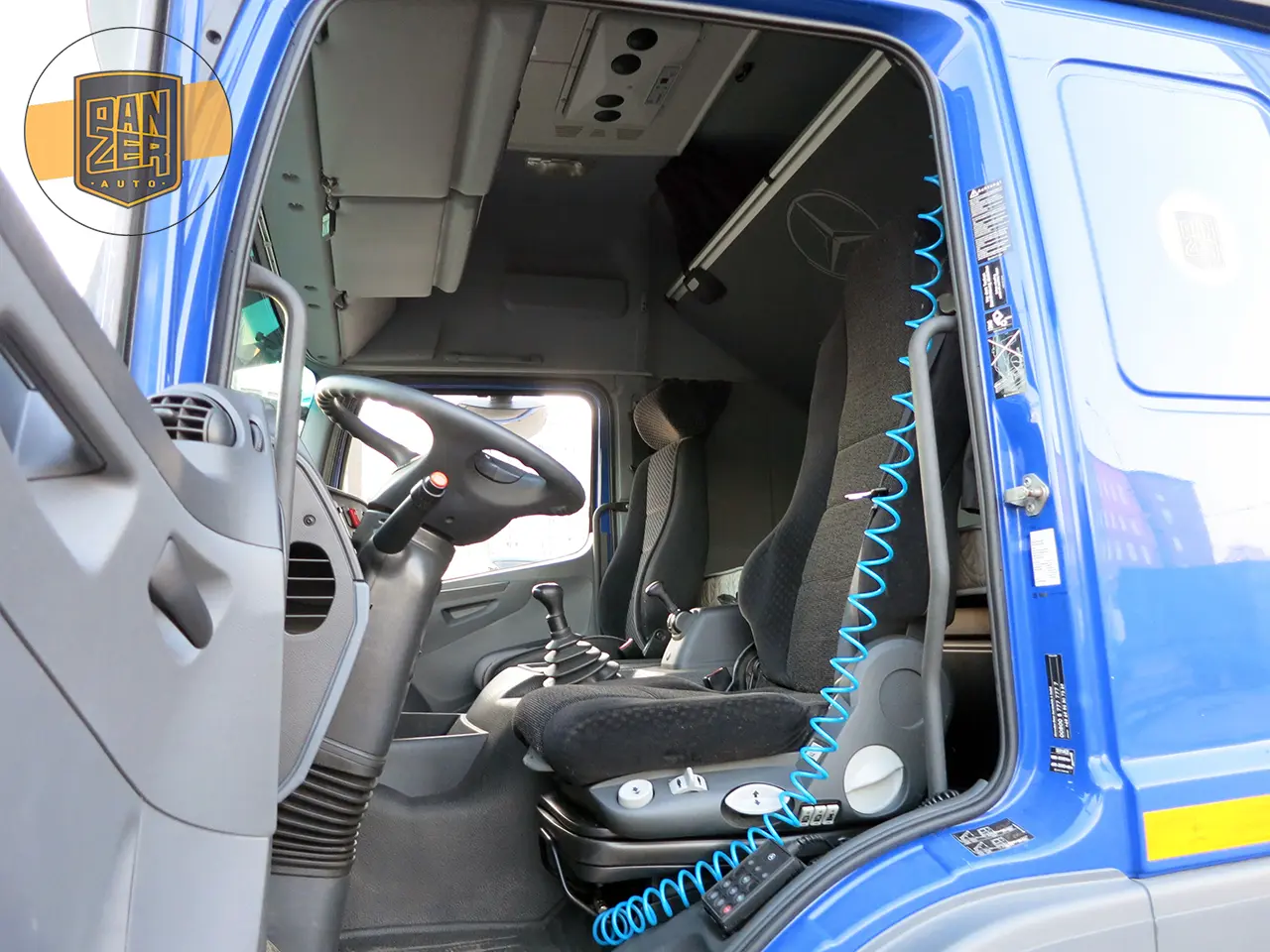 Mercedes Atego 1224L, 2013г, штора 53 куба, гидролифт - фото 3