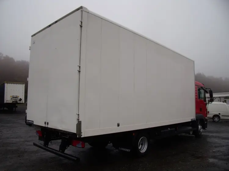 MAN TGL 8.180 BL, 2012г, фургон, ворота, спальник, без пробега по РФ - фото