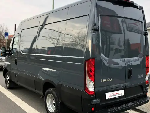 Цельнометаллический Iveco Daily 35-210 C, 2016 год, спарка, L2H2, 3л, АКПП, пневма, полная масса 3500 кг - фото