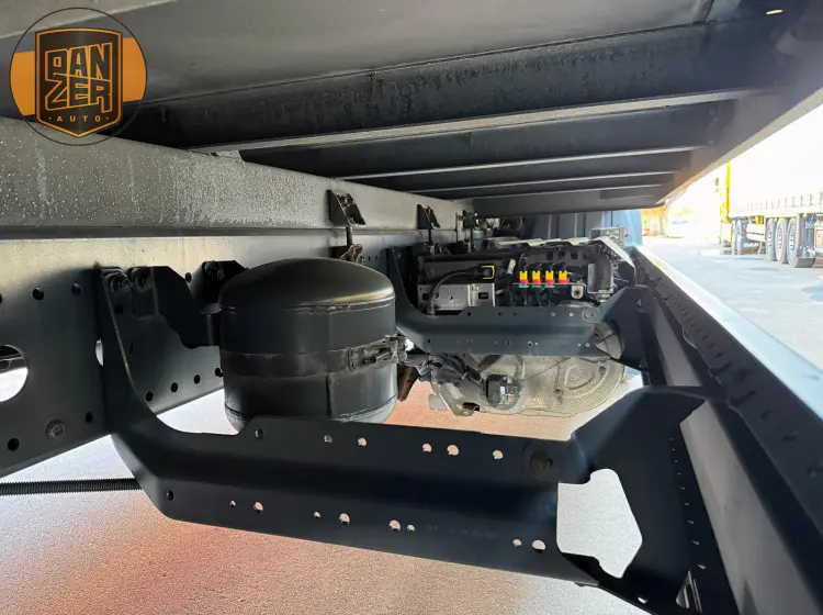 Mercedes-Benz Atego 1230, 2018 год, штора 50 м3, гидроборт, 2 спальника 12